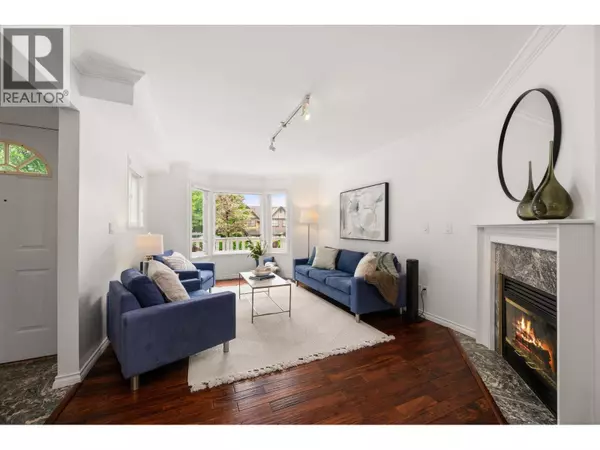 North Vancouver, BC V7L2E1,262 E 10TH STREET