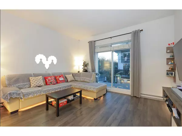 Surrey, BC V3R0C8,15230 GUILDFORD DR #113