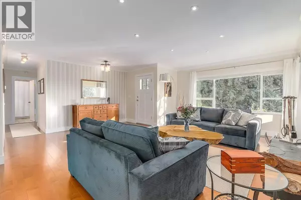 North Vancouver, BC V7N2E3,3129 PRINCESS AVENUE