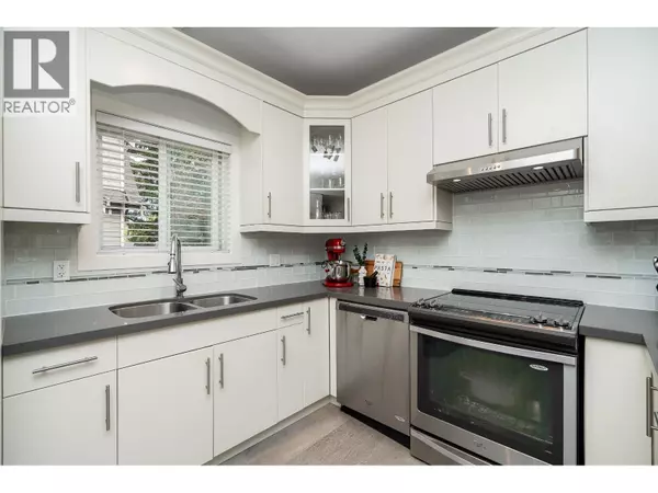 Port Coquitlam, BC V3B3R2,3488 SEFTON ST #201