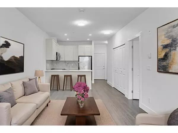 Surrey, BC V4N6T3,9983 East BARNSTON DR East #103