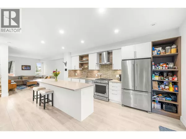 Port Moody, BC V3H0J9,70 SEAVIEW DR #28