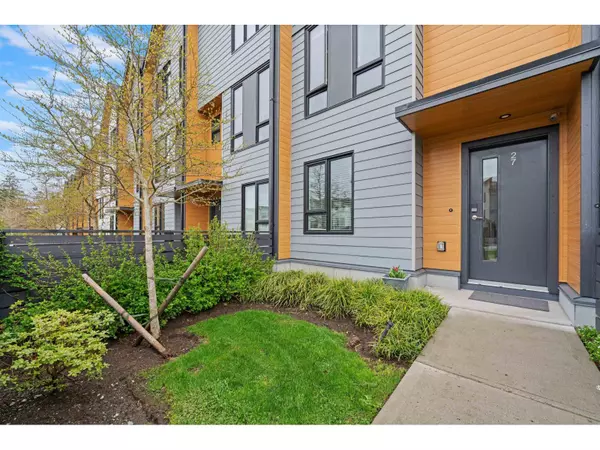 Surrey, BC V3Z0Z4,16685 25 AVE #27