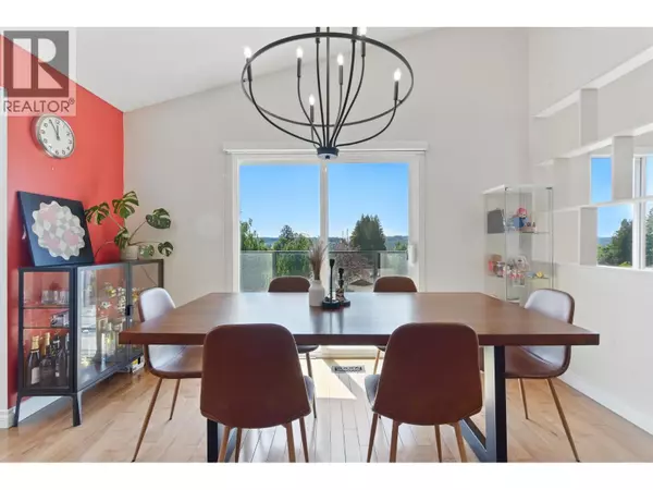 Coquitlam, BC V3K5S3,2661 ROGATE AVENUE