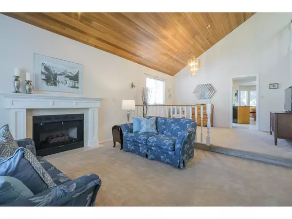 Surrey, BC V4N3B3,9322 157 STREET