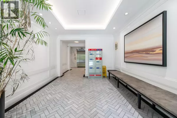 Vancouver, BC V6P0J1,6933 CAMBIE ST #205