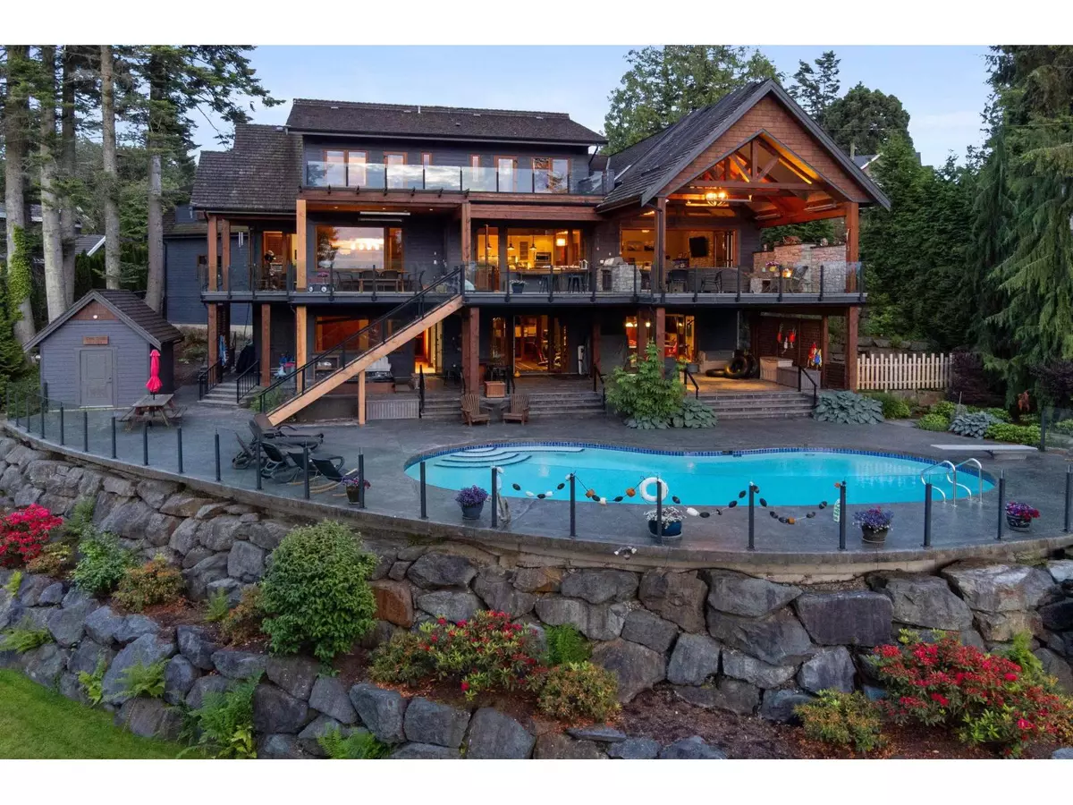 Surrey, BC V4A2N8,12503 28 AVENUE