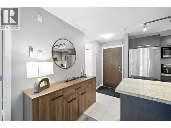 Richmond, BC V6X0H6,9399 TOMICKI AVE #118