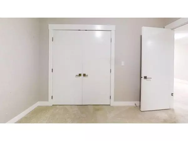 Surrey, BC V4N6V2,17033 FRASER HIGHWAY