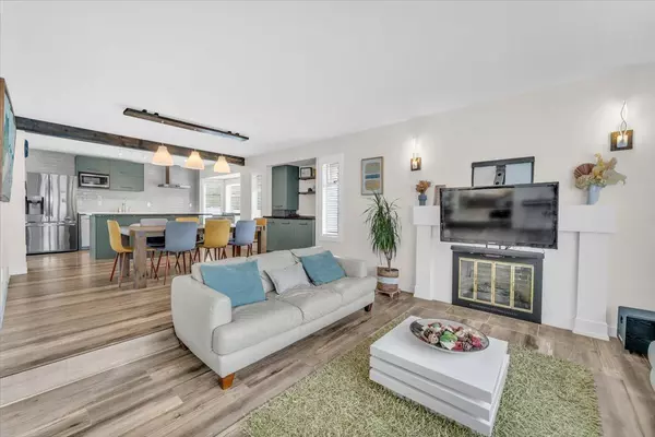 Surrey, BC V4N1V4,10552 WOODGLEN CLOSE