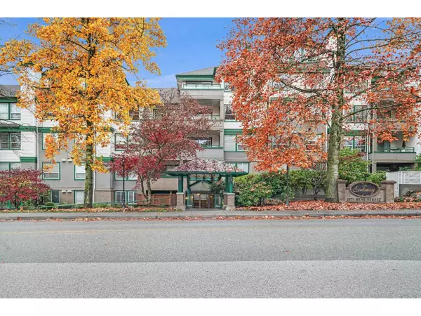 White Rock, BC V4B5K1,1575 BEST #213