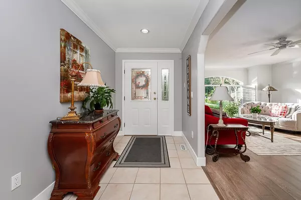 Surrey, BC V4A9S1,16545 10 AVENUE