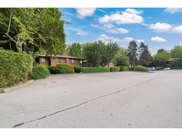 Surrey, BC V3R7R9,10620 150 ST #310