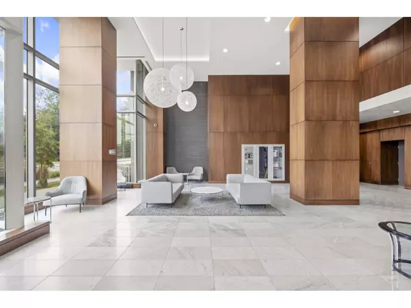 Surrey, BC V3T0L5,13696 100 AVE #1901