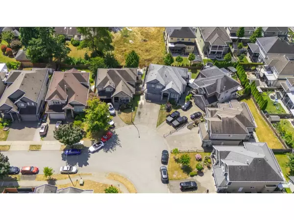 Surrey, BC V3S0Y8,14850 69 AVENUE