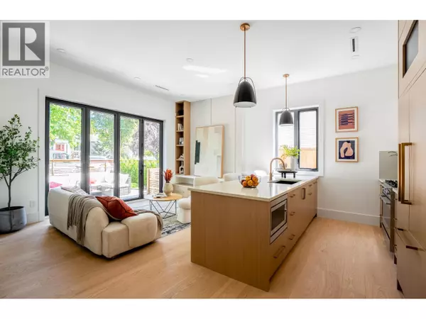 Vancouver, BC V5W1L9,356 East 40TH AVE #1