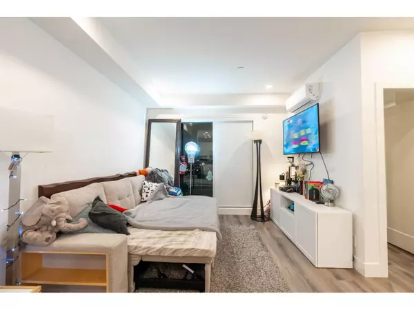 Langley, BC V2Y4K2,8447 202 ST #A408