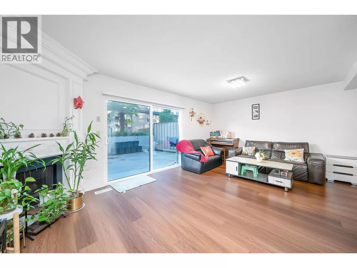 Vancouver, BC V5S3S8,3180 East 58TH AVE #72