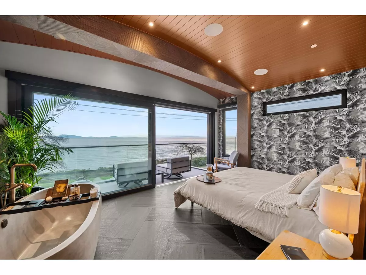 White Rock, BC V4B1B5,14555 MARINE DRIVE