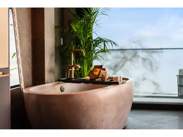 White Rock, BC V4B1B5,14555 MARINE DRIVE