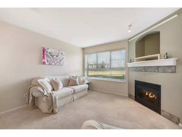 Langley, BC V2Y2T7,6336 197 ST #109