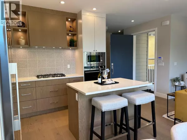 North Vancouver, BC V7L2V9,344 E 17TH STREET