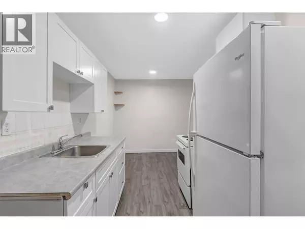 Coquitlam, BC V3J1T9,1121 HOWIE AVE #107