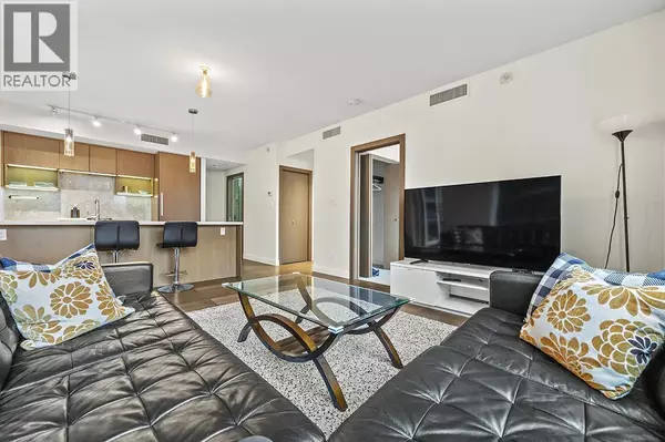 Vancouver, BC V6B0P3,38 SMITHE ST #758