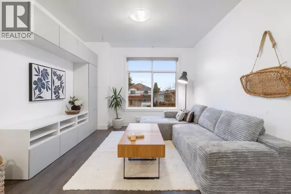 5837 WALES STREET, Vancouver, BC V5R0E6