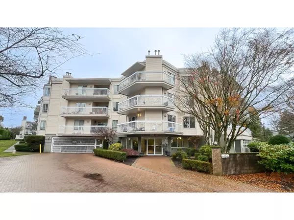 Surrey, BC V3V7X8,9299 121 ST #305