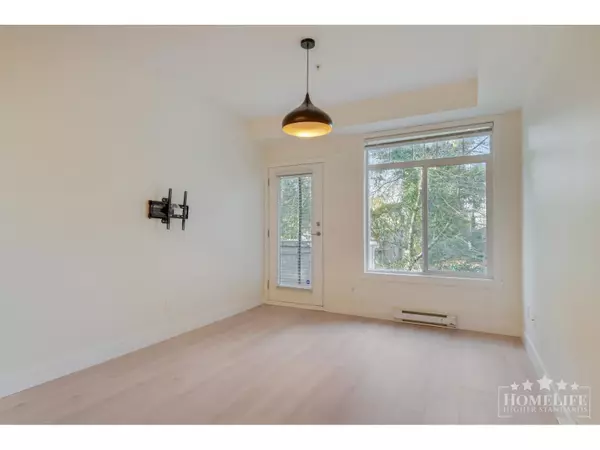 Surrey, BC V3T0A9,13277 108 AVE #213