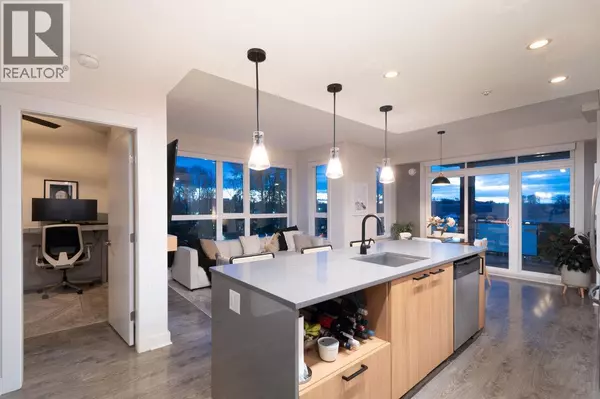 North Vancouver, BC V7M0C6,733 West 14TH ST #417