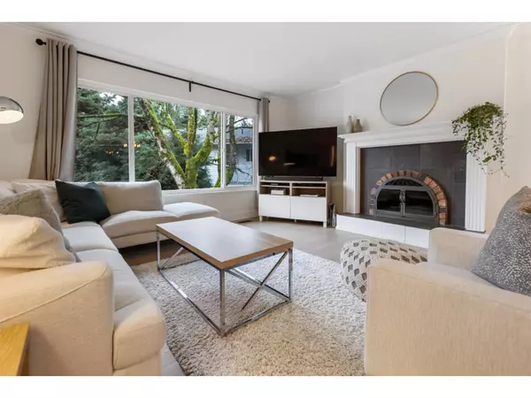 Surrey, BC V3S4W5,5802 ANGUS PLACE