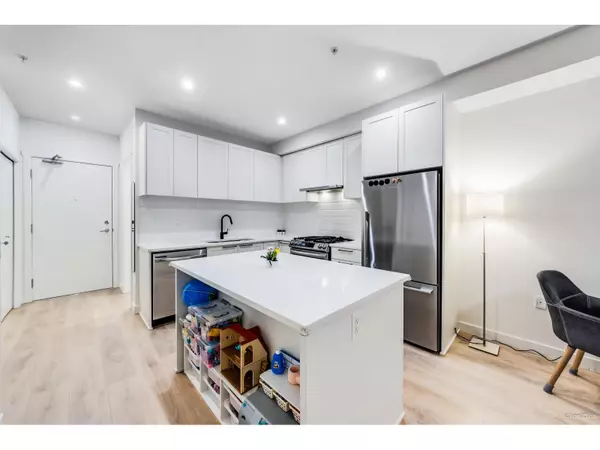 Langley, BC V3A0N4,5415 BRYDON CRES #306