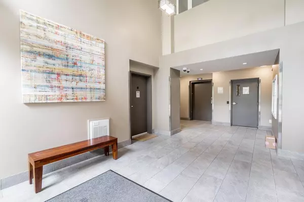 Surrey, BC V3X0G3,14358 60 AVE #214