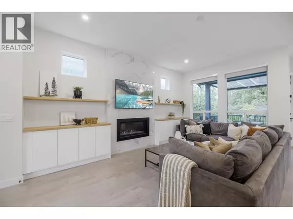 Maple Ridge, BC V2X4K6,11371 MCDOUGAL STREET