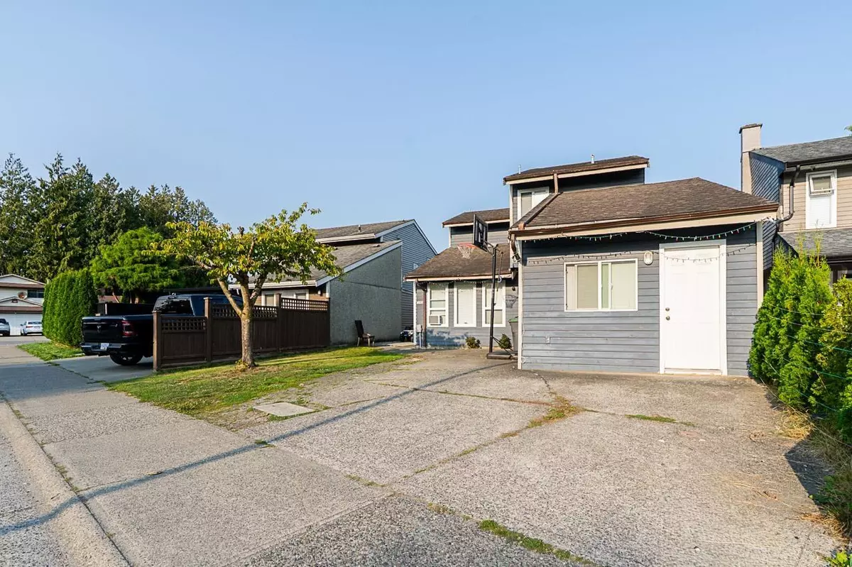 Surrey, BC V3W7G6,7380 PARKWOOD DRIVE