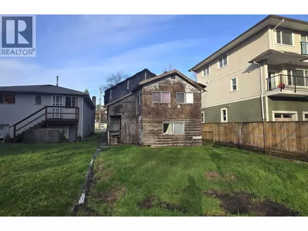 Port Coquitlam, BC V3C1X9,2272 KELLY AVENUE