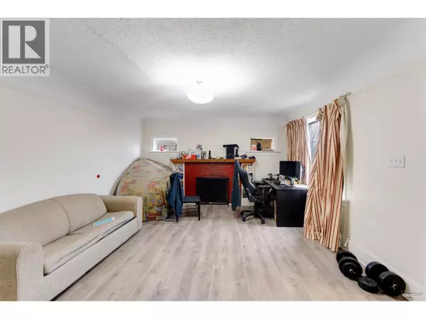 Vancouver, BC V5N4N5,4358 VICTORIA DRIVE