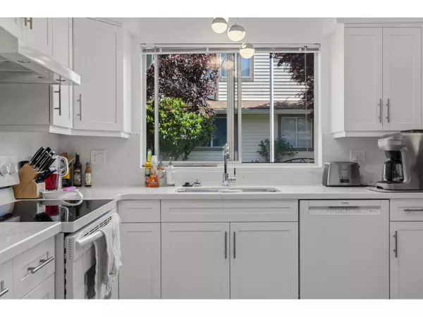 Surrey, BC V3V7R4,9271 122ND ST #39