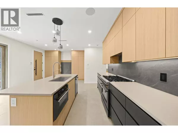 Vancouver, BC V5N2L1,2091 East 20TH AVE #1