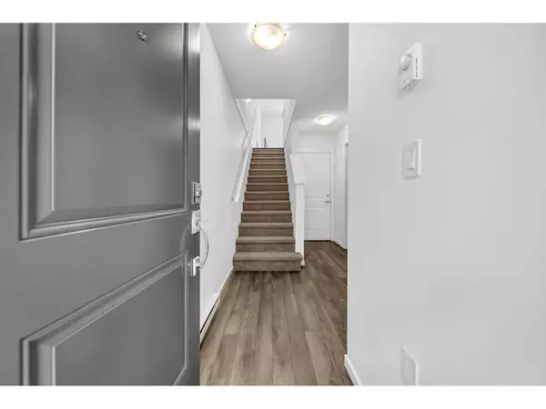 Surrey, BC V4N6W8,15778 85 AVE #120