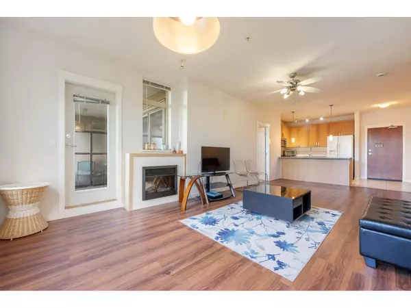 Surrey, BC V3Z5K3,15918 26 AVE #311