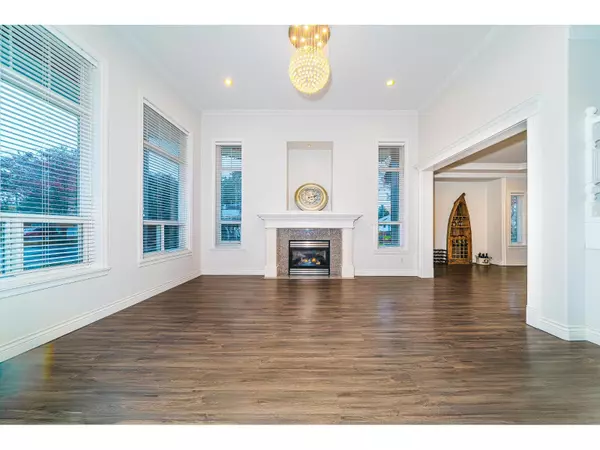 Surrey, BC V3S8S3,6368 189A STREET