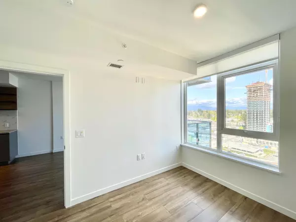 Surrey, BC V3T0S7,10448 UNIVERSITY DR #1707