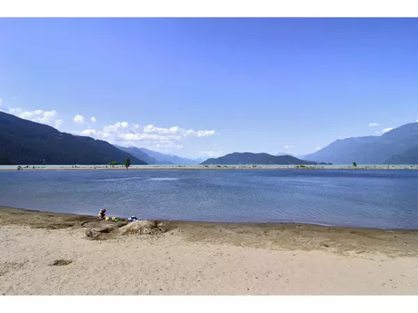 Harrison Hot Springs, BC V0M1K0,160 LILLOOET AVE #205