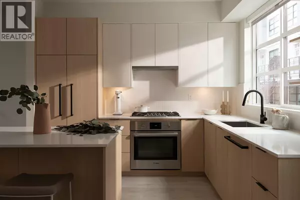 2045 HERITAGE PARK LN #125, North Vancouver, BC V7H0E3