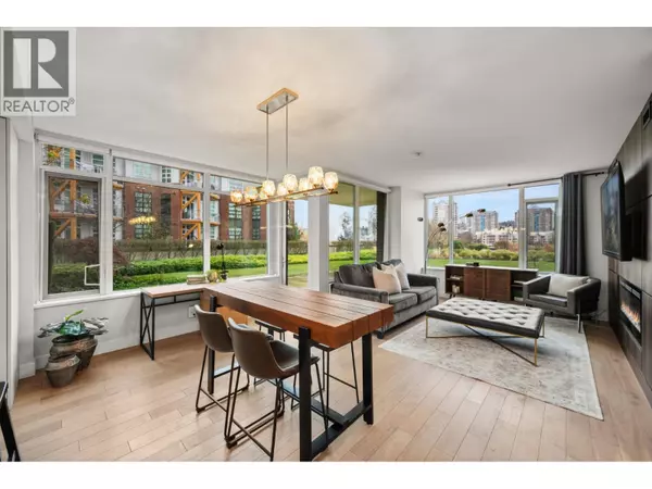 New Westminster, BC V3M0J9,210 SALTER ST #204