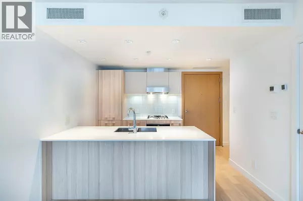 Vancouver, BC V5N2T7,2220 KINGSWAY #1601