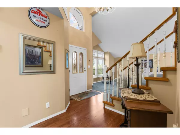 Abbotsford, BC V2T5B5,32178 CLINTON AVENUE